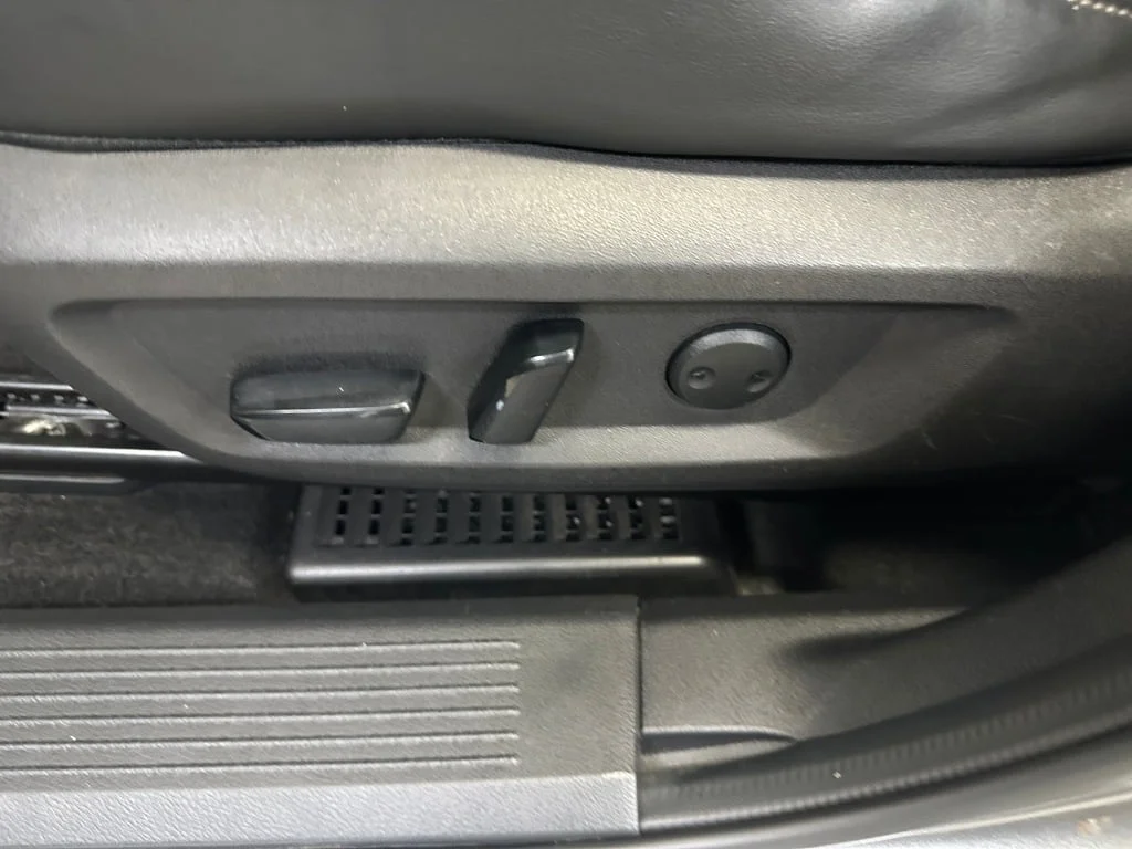Certified Used 2022 Gun Metallic Nissan Platinum image 6