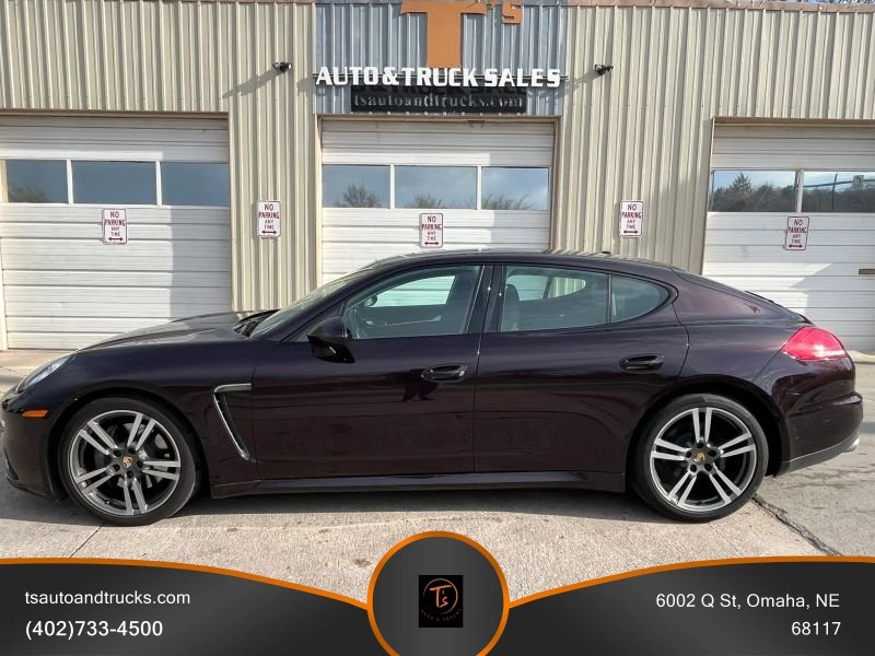 2016 Porsche Panamera Base