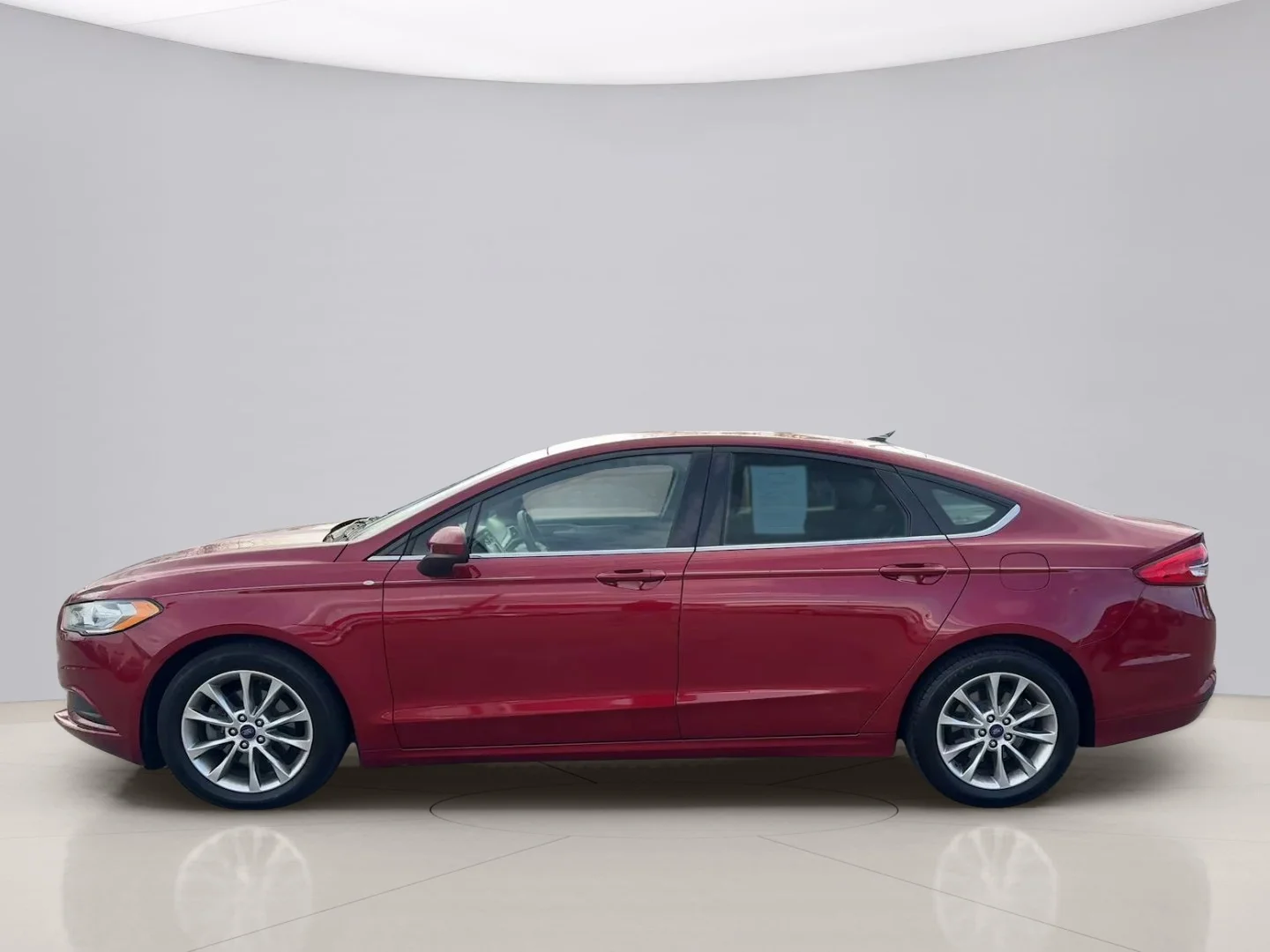 Used 2017 Red Ford SE image 2