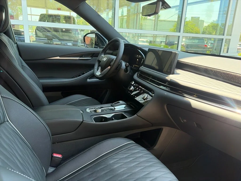 New 2027 GRAND BLUE INFINITI AUTOGRAPH image 4