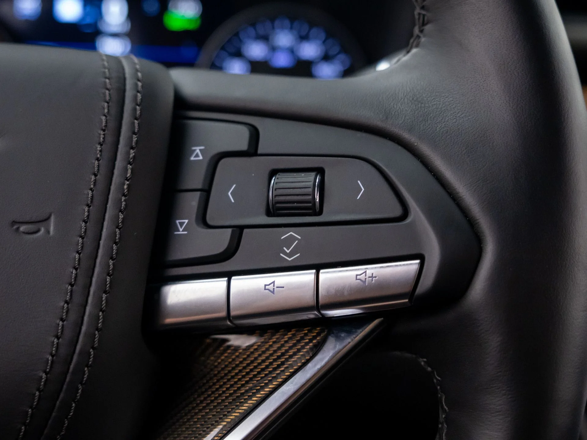 Used 2025 Black Cadillac Premium Luxury image 31