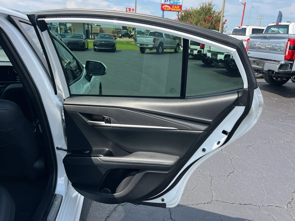 Certified Used 2025 Wind Chill Pearl Toyota XSE image 22