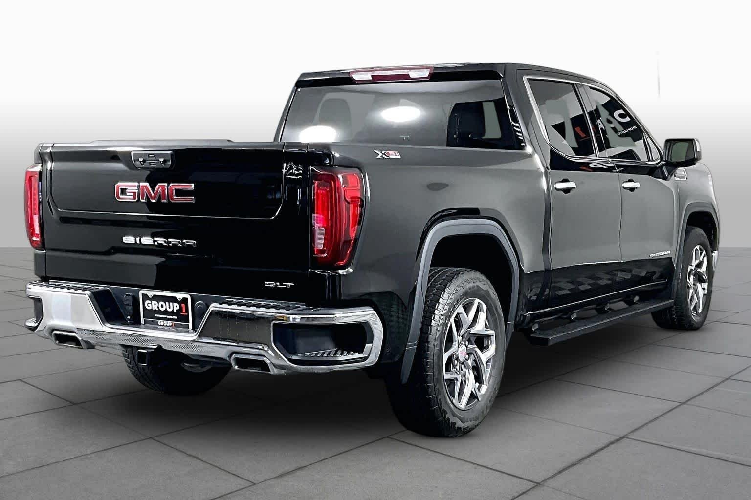 Certified Used 2022 Onyx Black GMC SLT image 13
