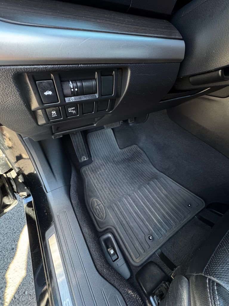 Used 2017 Crystal Black Silica Subaru 2.5i image 12