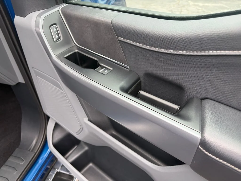 Used 2025 Blue Metallic Ford XLT image 21