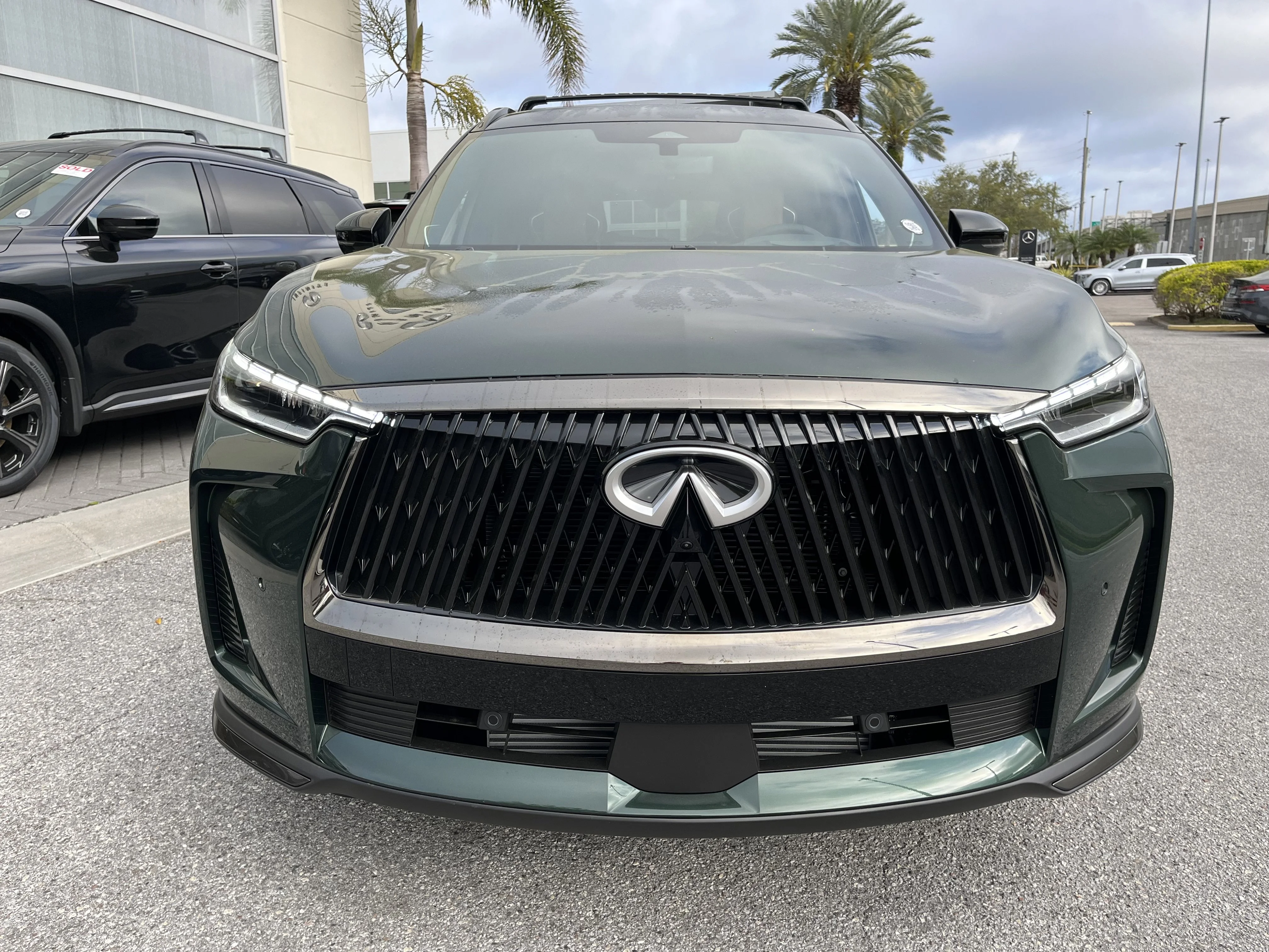 New 2026 Deep Emerald/Black Obsidian INFINITI AUTOGRAPH image 9