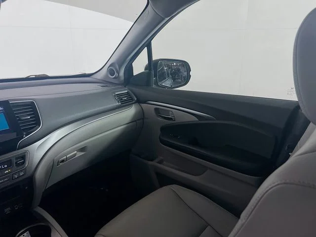 Used 2019  Honda EX-L image 22
