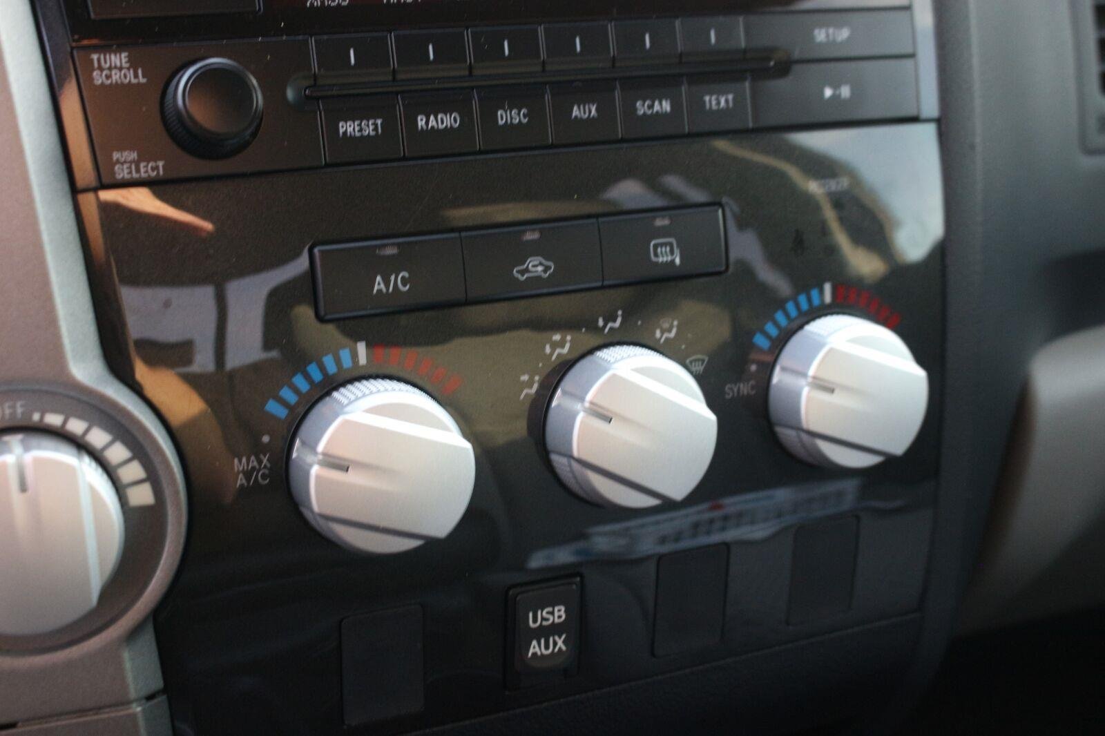 Used 2013 Silver Toyota Double Cab 5.7L FFV V8 6-Spd AT (Natl) image 30