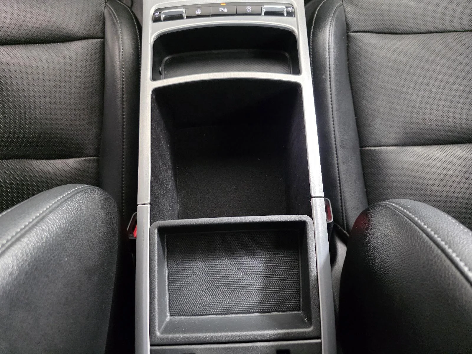 Used 2019 Snow White Pearl Kia GT image 36