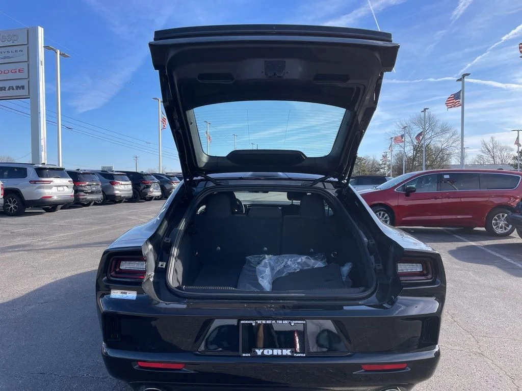 New 2026 Diamond Black Crystal Pearlcoat Dodge R/T image 28