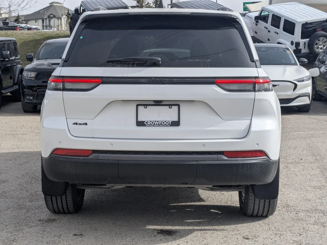 New 2026 White Jeep Altitude - - 4x4 - Altitude Pkg - Power Sunroof - 20 Black Wheels - Remote Start & More! image 7