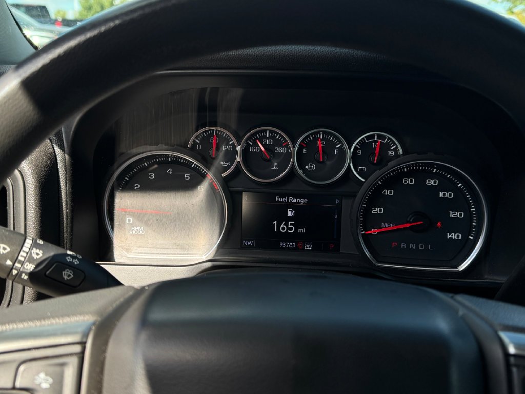 Used 2021 Summit White Chevrolet Custom image 12