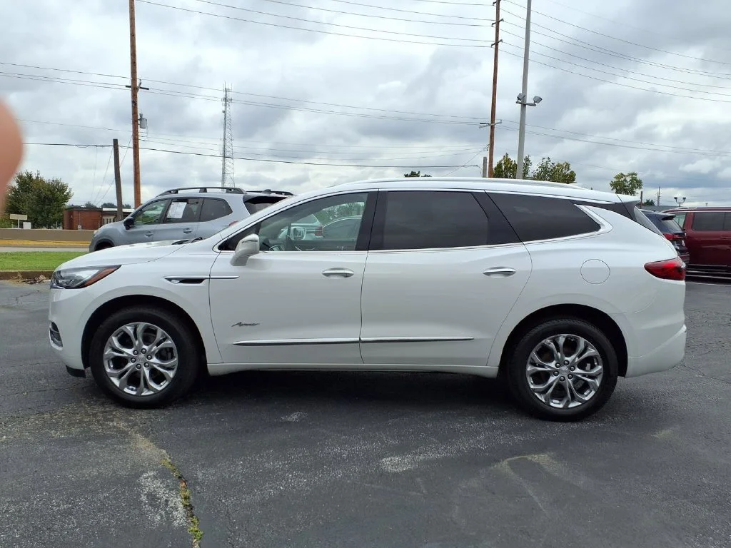 Used 2020 White Frost Tricoat Buick Avenir image 20