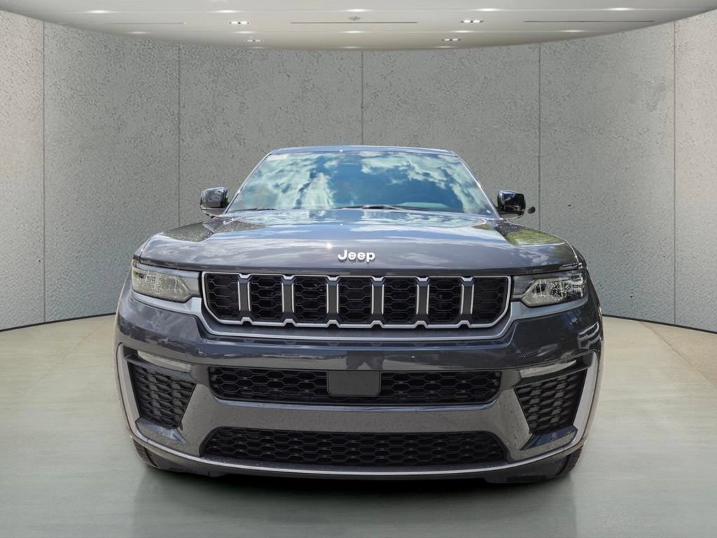 New 2026 Baltic Gray Metallic Clear-Coat Exterior Paint Jeep Limited image 2