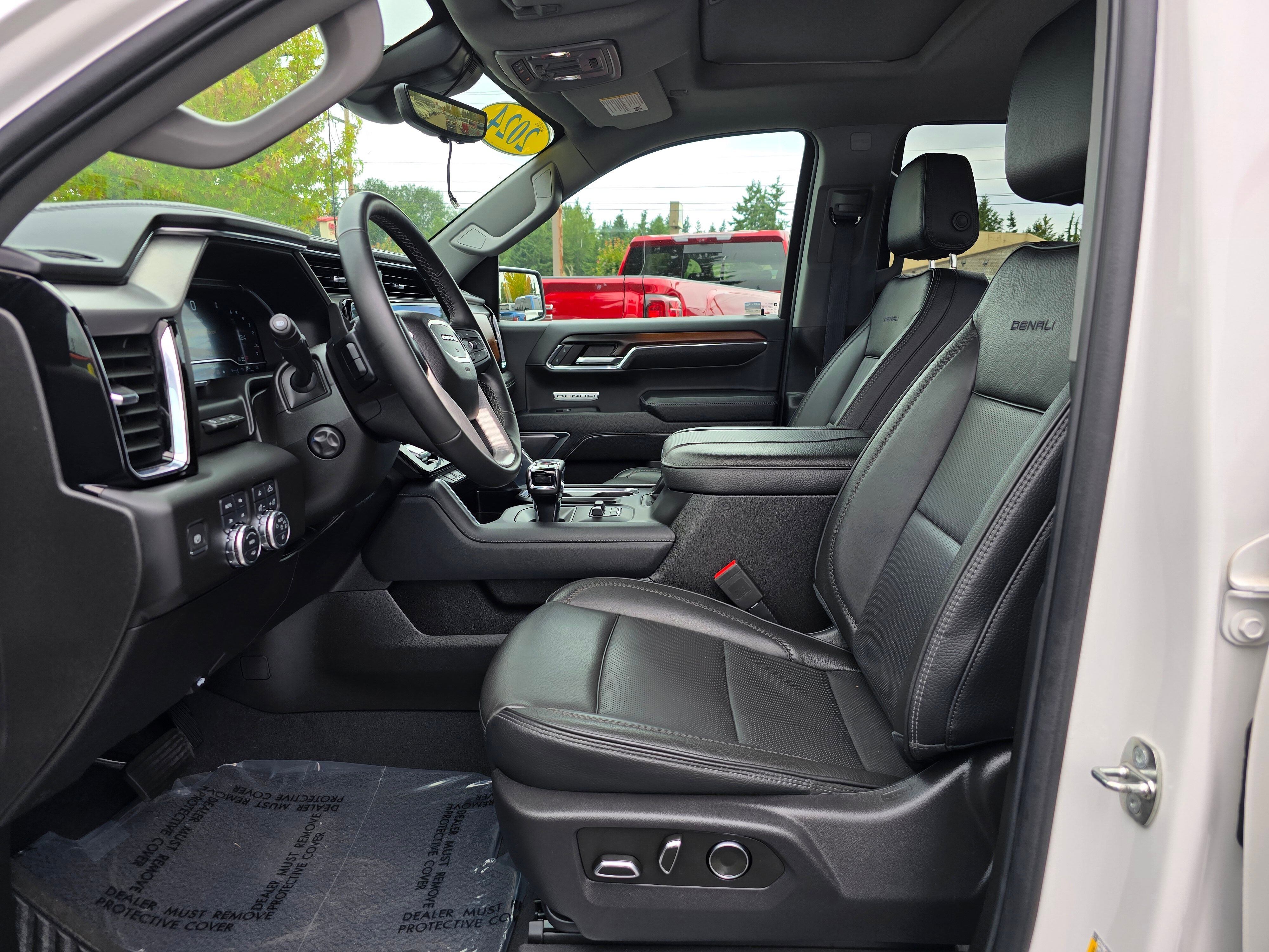 Used 2024 White Frost Tricoat GMC Denali image 18