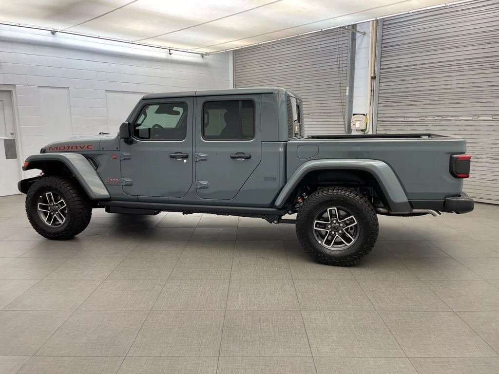 New 2026 Gray Jeep Mojave image 5
