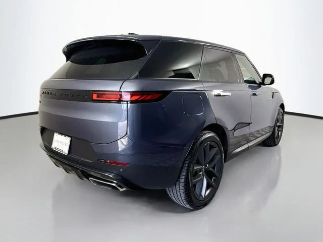Used 2024 Blue Land Rover SE image 7