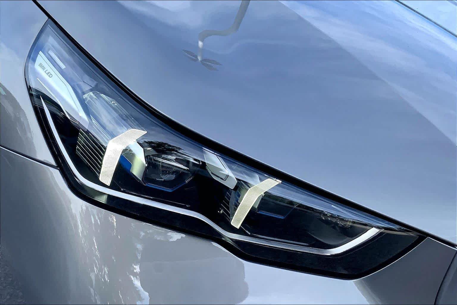 New 2027 Oxide Grey Metallic BMW 530i xDrive image 13
