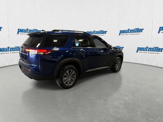 2025 Nissan Pathfinder SV - Photo 11
