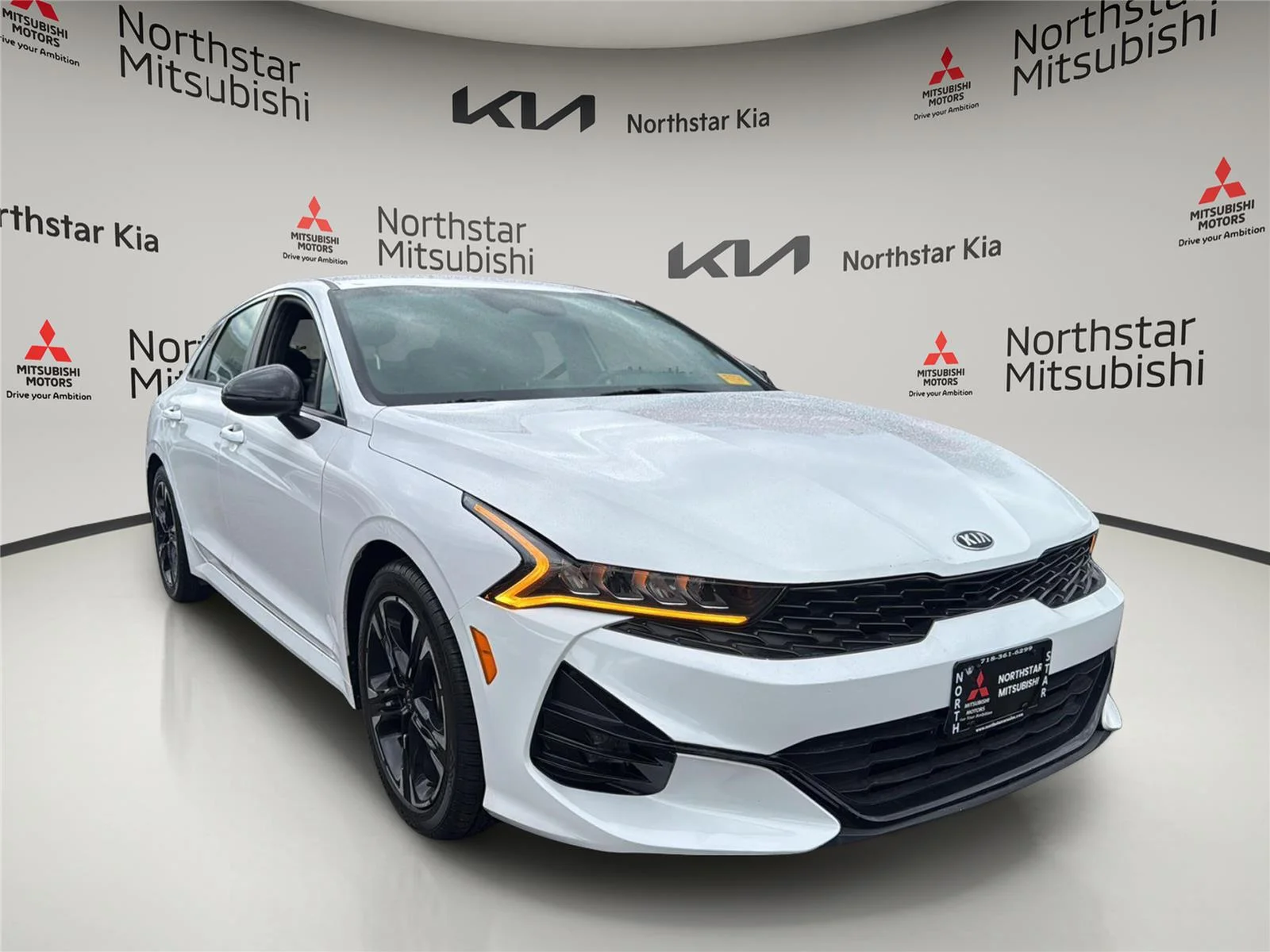 Used 2021 Glacial White Pearl Kia GT-Line image 7