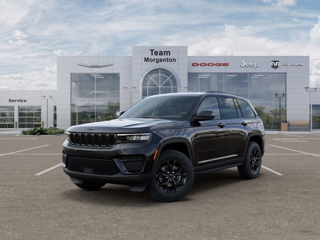 New 2025 Diamond Black Crystal Pearl-Coat Exterior Paint Jeep Altitude image 2
