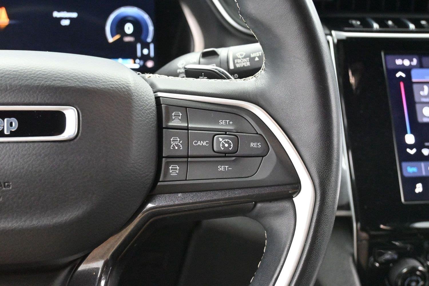 Used 2021 Silver Jeep Altitude image 15