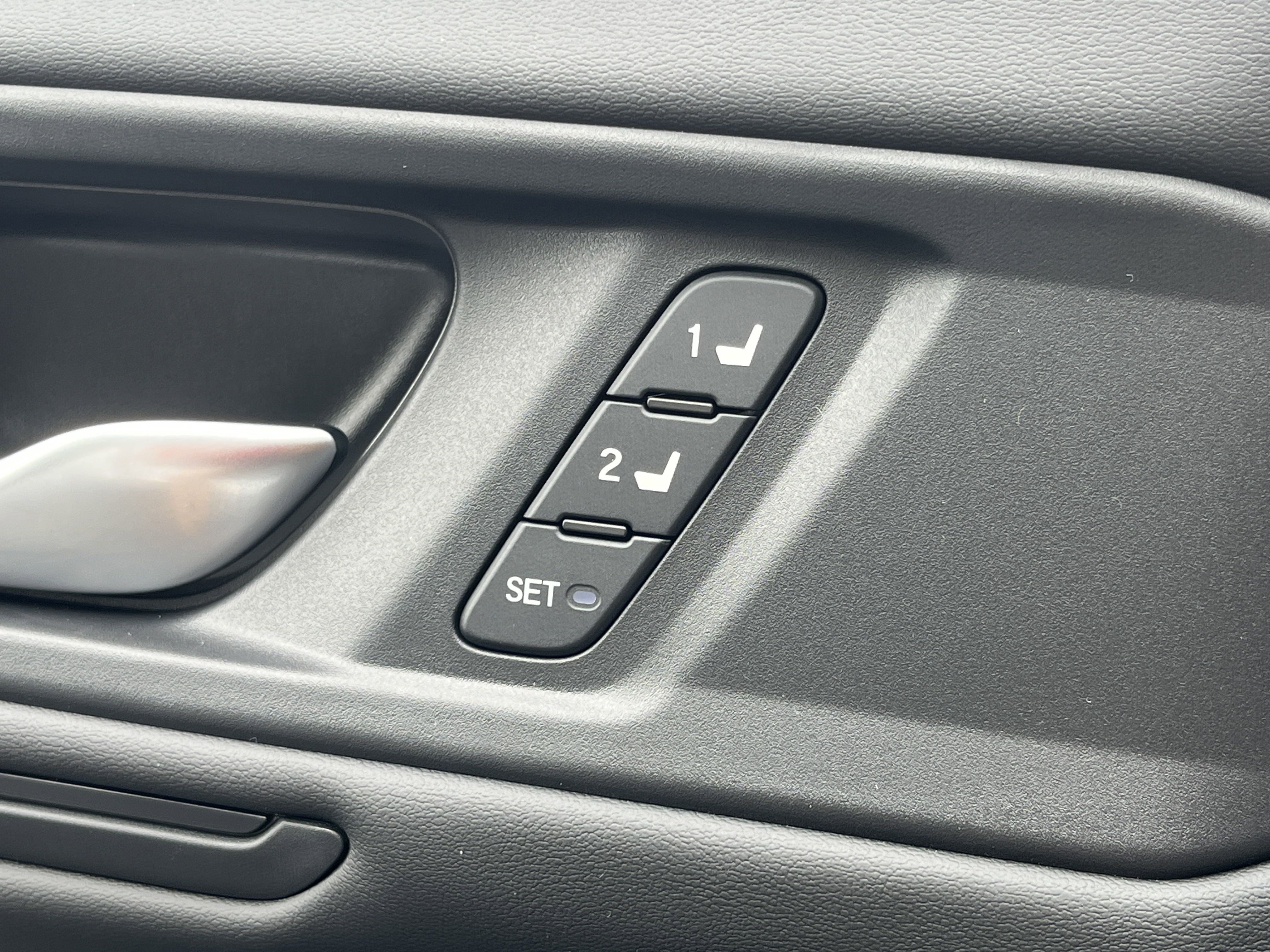 2025 Honda Accord Hybrid EX-L - Photo 17
