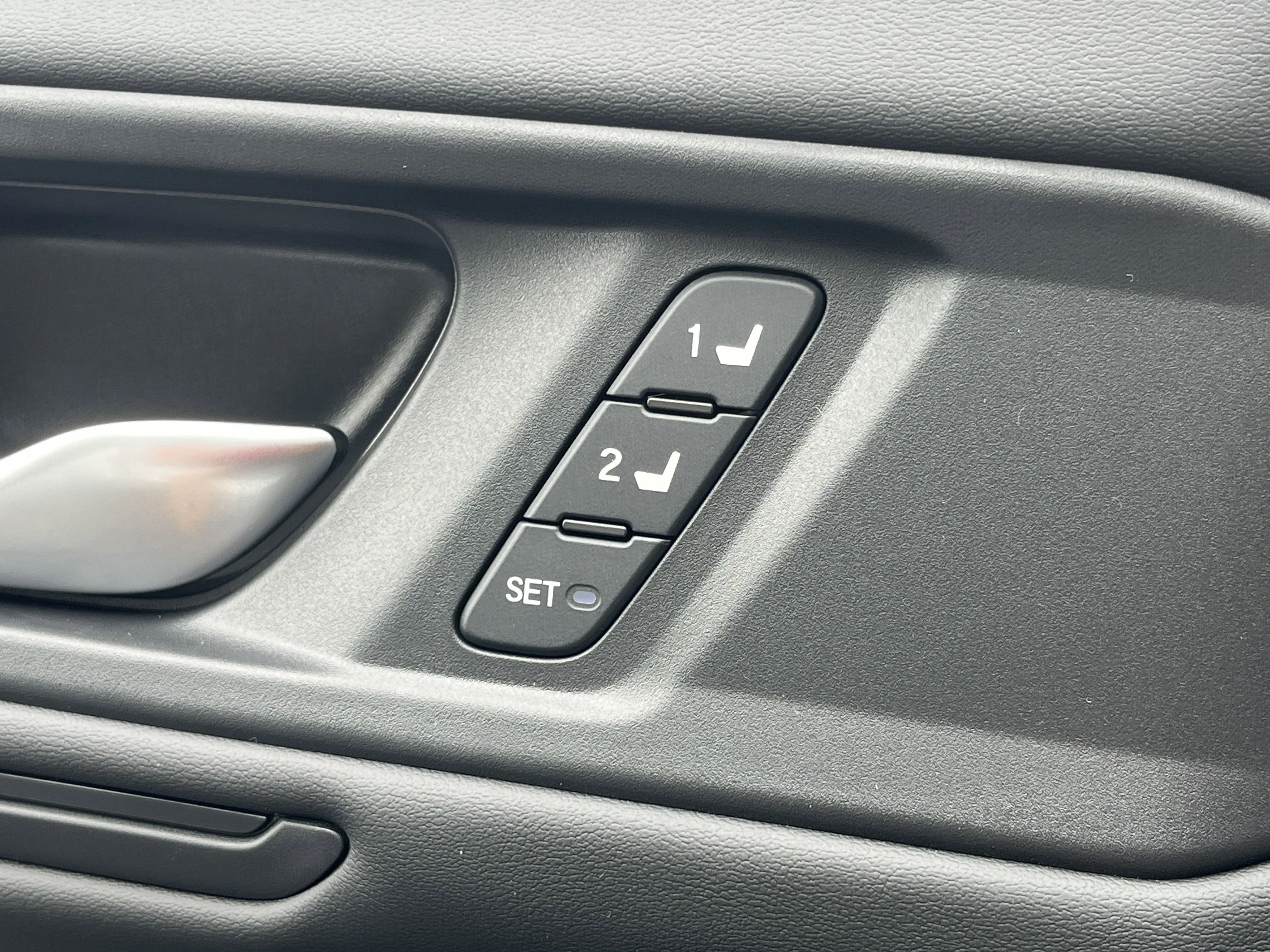 2025 Honda Accord Hybrid EX-L - Photo 17