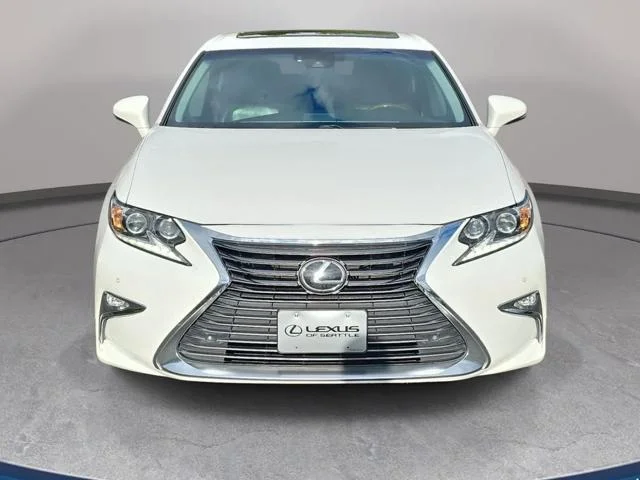 Used 2016 White Lexus 350 image 2