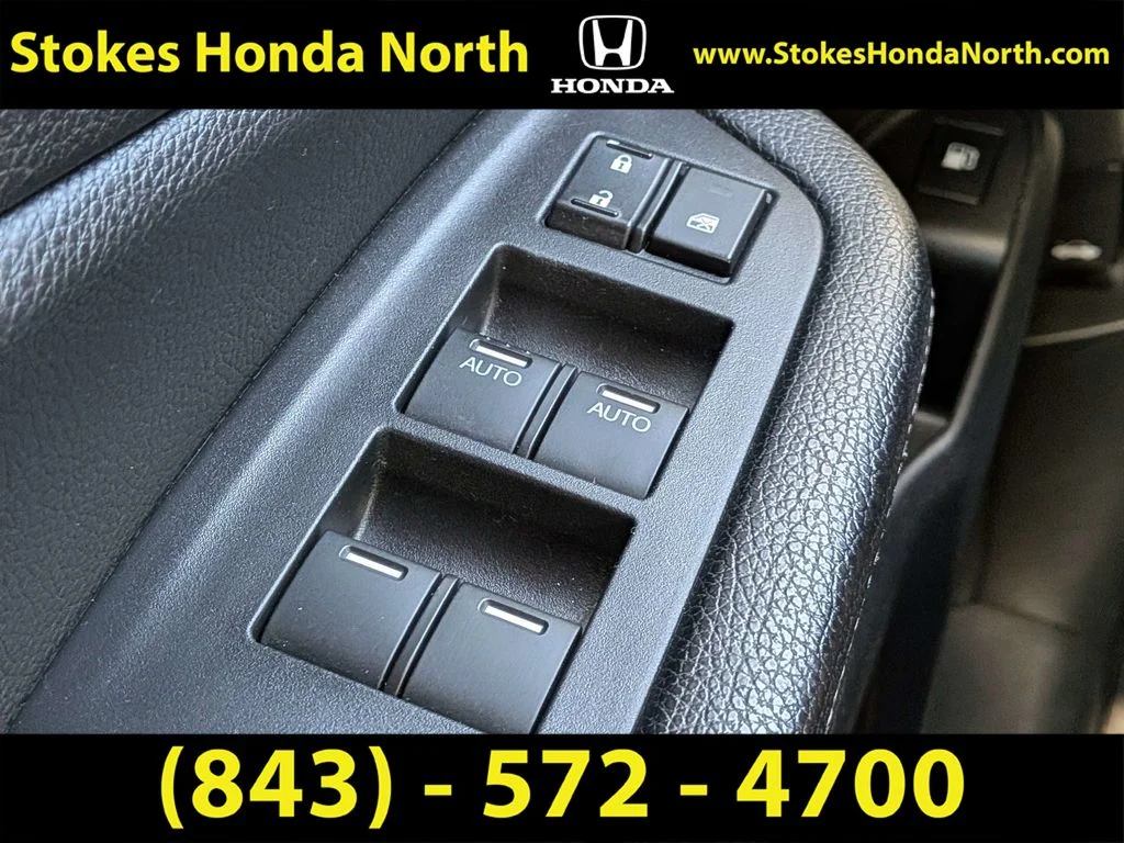 Used 2017  Honda RTL image 24