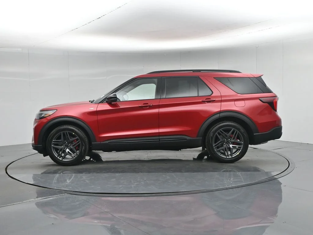 New 2026 Rapid Red Metallic Tinted Clearcoat Ford ST-Line image 29