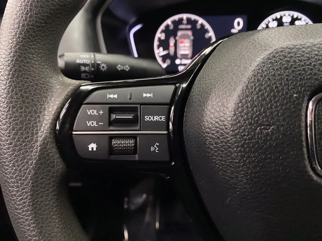 Used 2025  Honda LX image 20