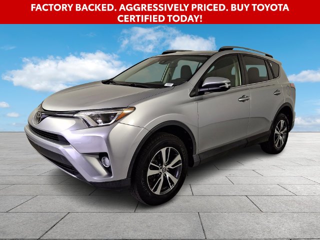Used 2018 Silver Toyota XLE image 4
