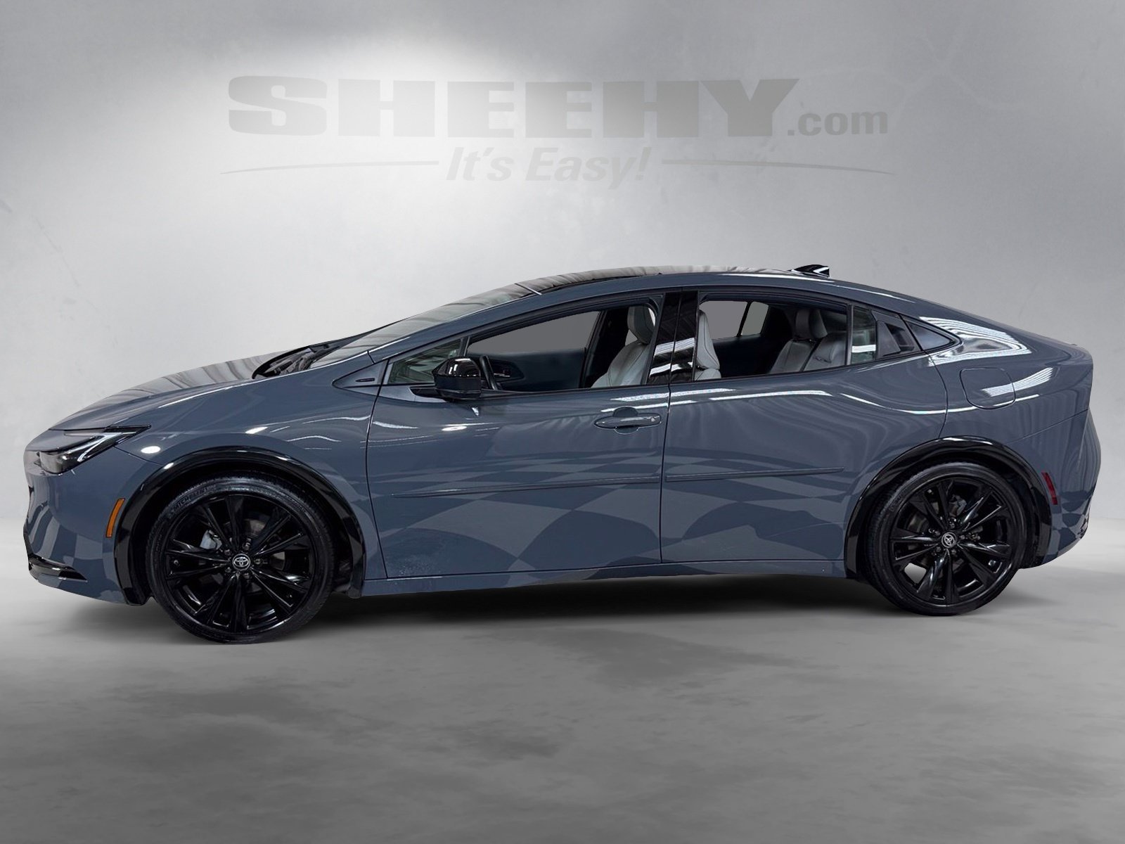 Used 2023 Gray Toyota XLE image 17