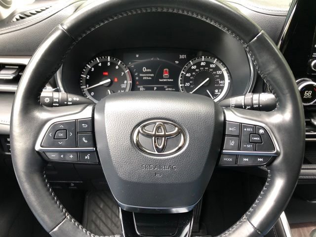 Used 2021 Blizzard Pearl Toyota Limited image 25