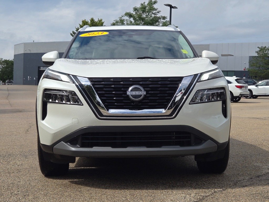 Used 2023 White Nissan SV image 3