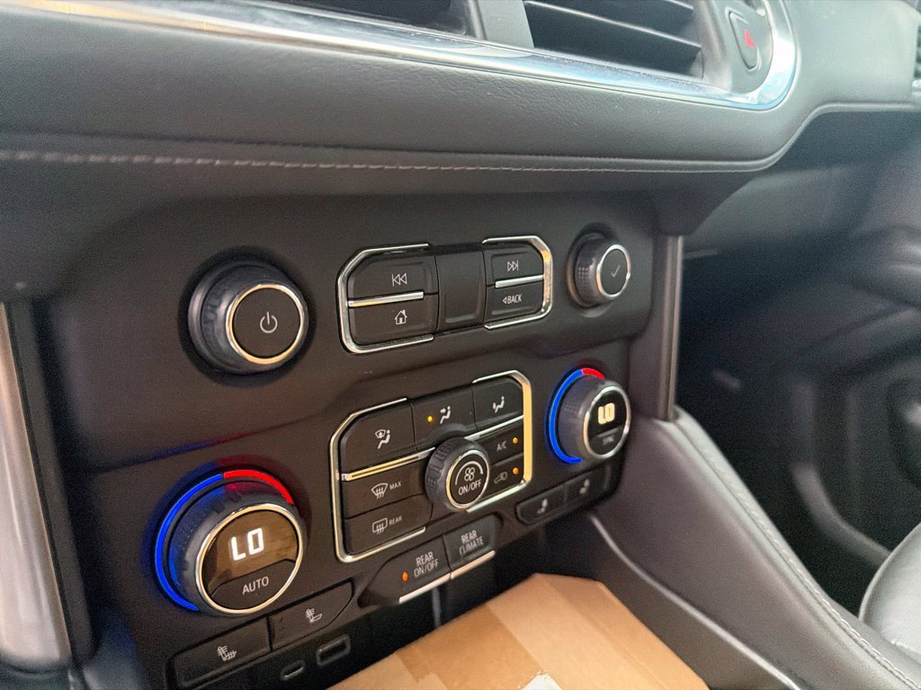 Used 2022 Gray Chevrolet Z71 image 22