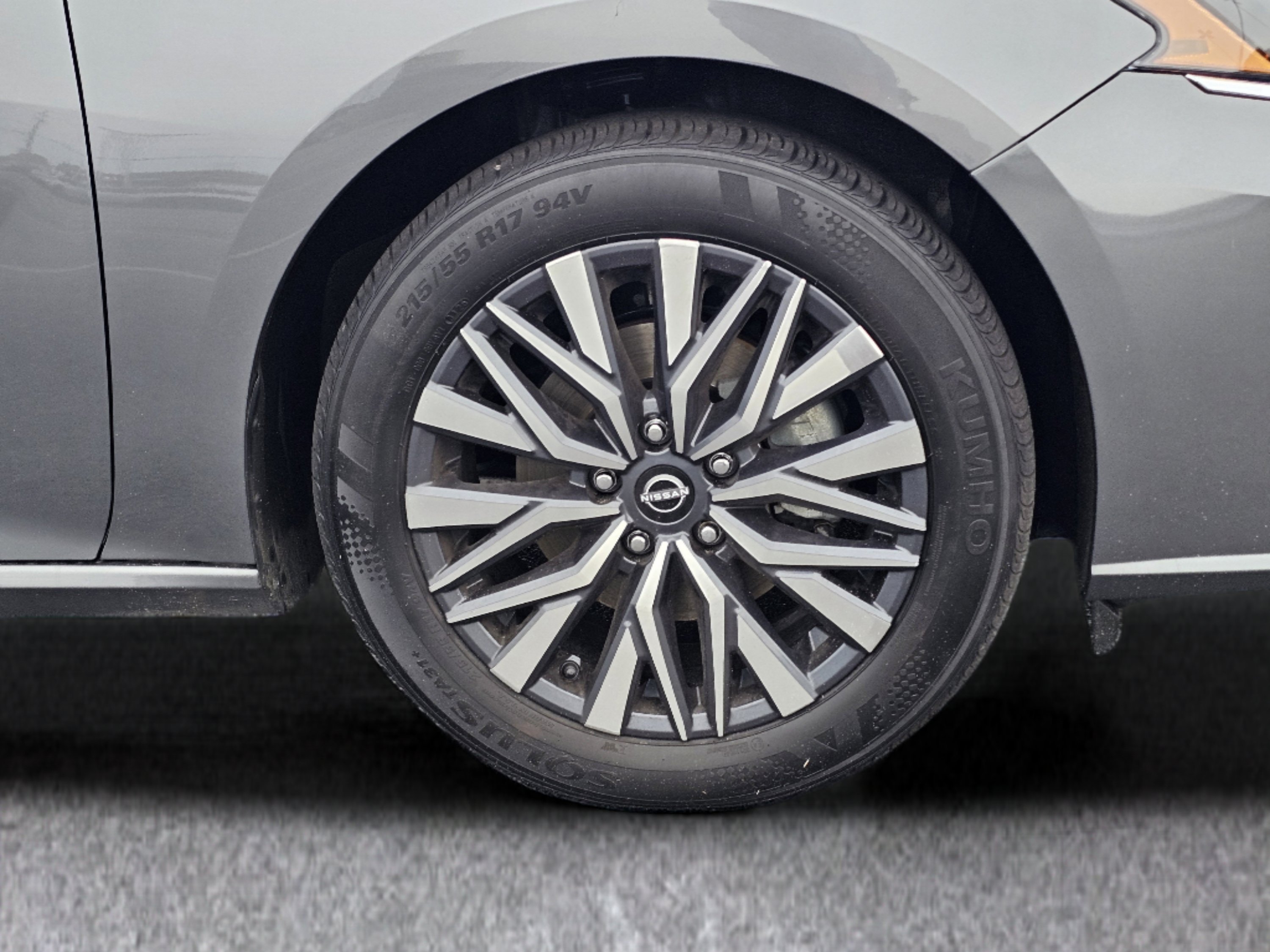 2025 Nissan Altima SV - Photo 6