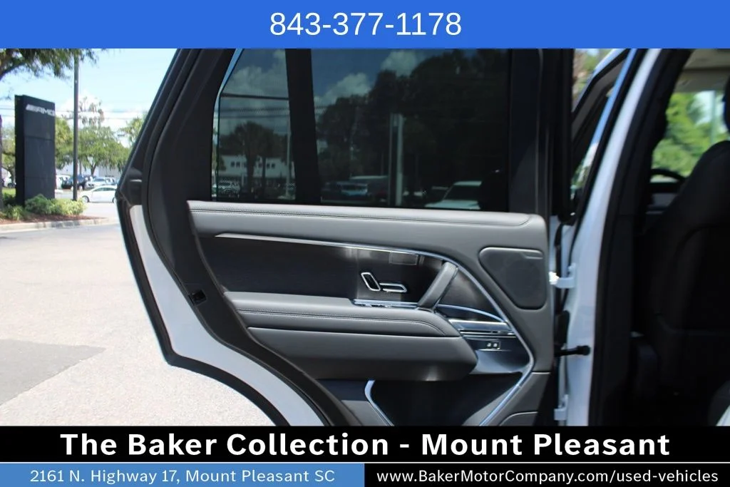Used 2024 White Land Rover SE image 24