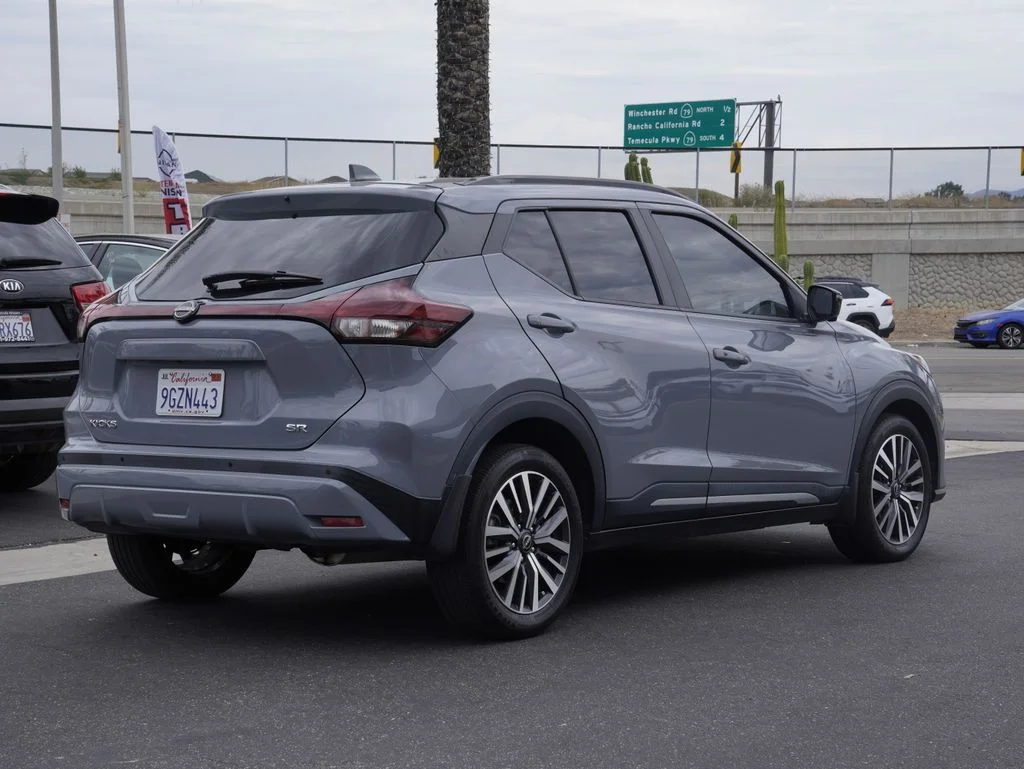 Used 2023 Gray Nissan SR image 3