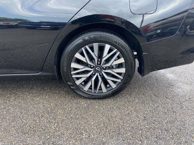 Used 2024 Black Nissan 2.5 SV image 7
