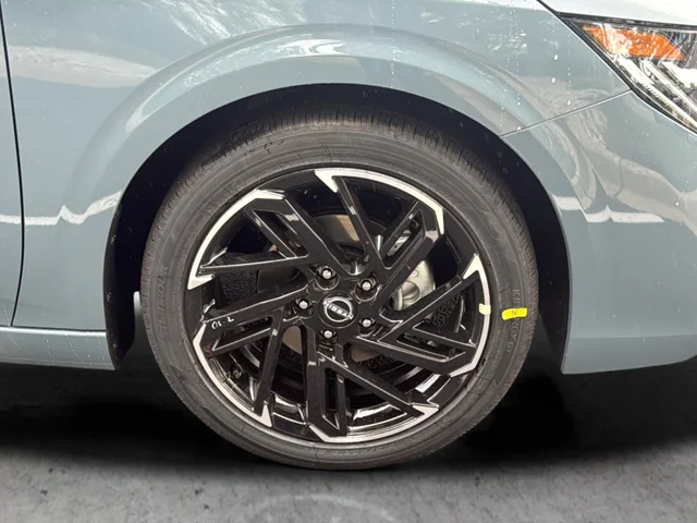 New 2026 Atlantic Gray Metallic / Super Black Two-tone Nissan SR image 10