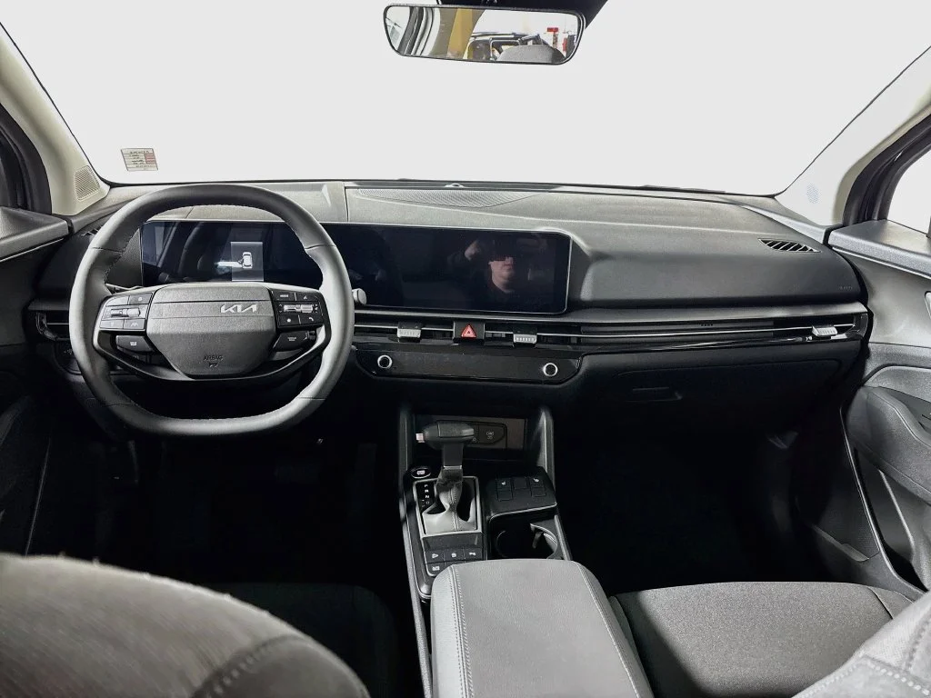 New 2027 Fusion Black Kia LX image 12