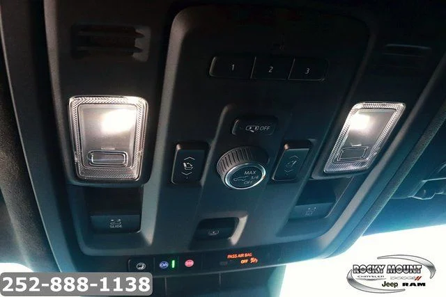 Used 2023 Red Cadillac V-Series image 34