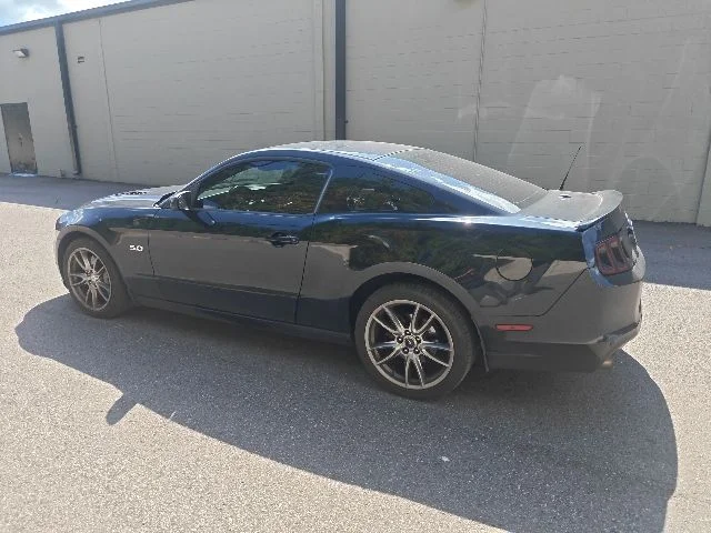 Used 2014 Black Ford GT Premium image 4
