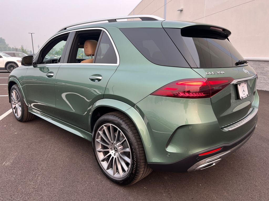 New 2026 MANUFAKTUR Ireland Mid Green Metallic Mercedes-Benz GLE 350 image 5
