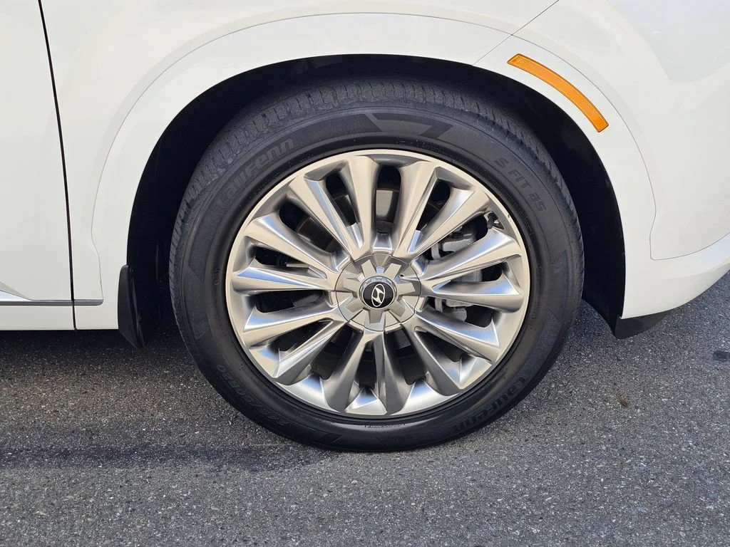 Used 2020 White Hyundai Limited image 9
