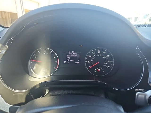 Used 2023 White Kia S image 19