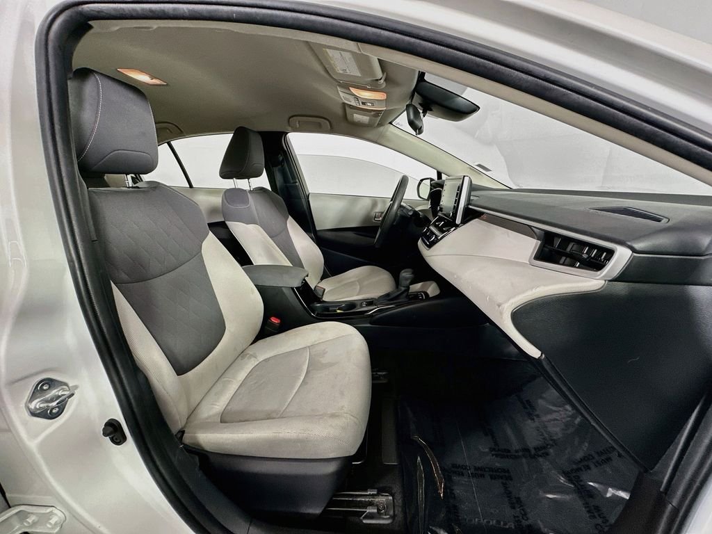 Used 2021 Blizzard Pearl Toyota LE image 27