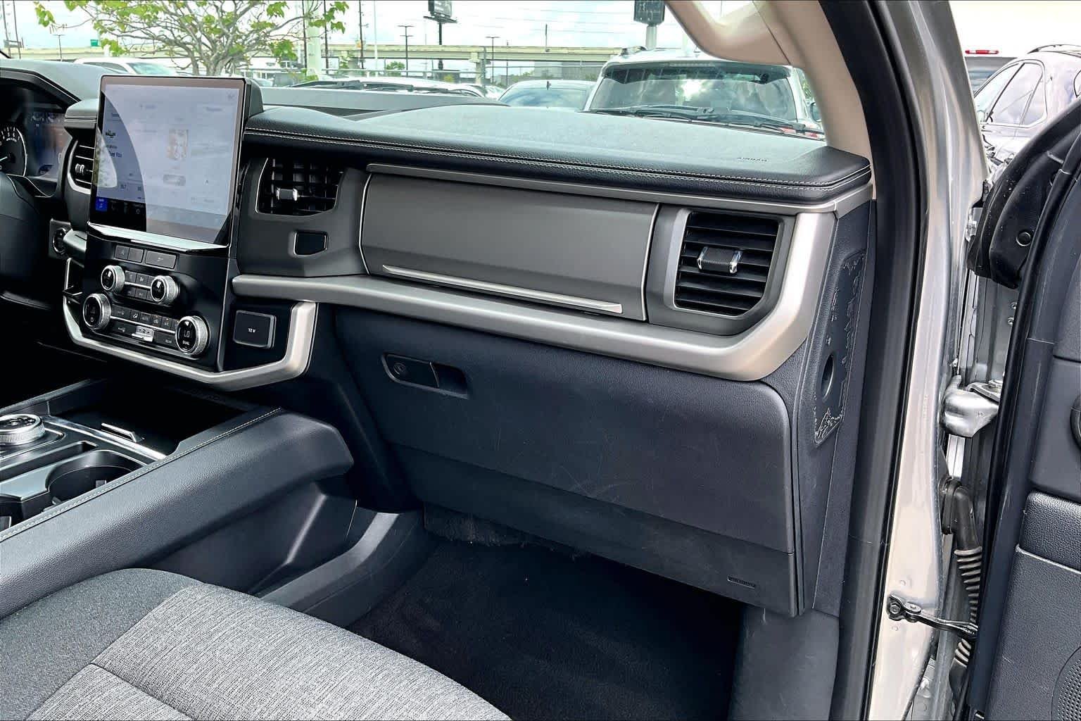 Used 2024 Iconic Silver Metallic Ford XLT image 17